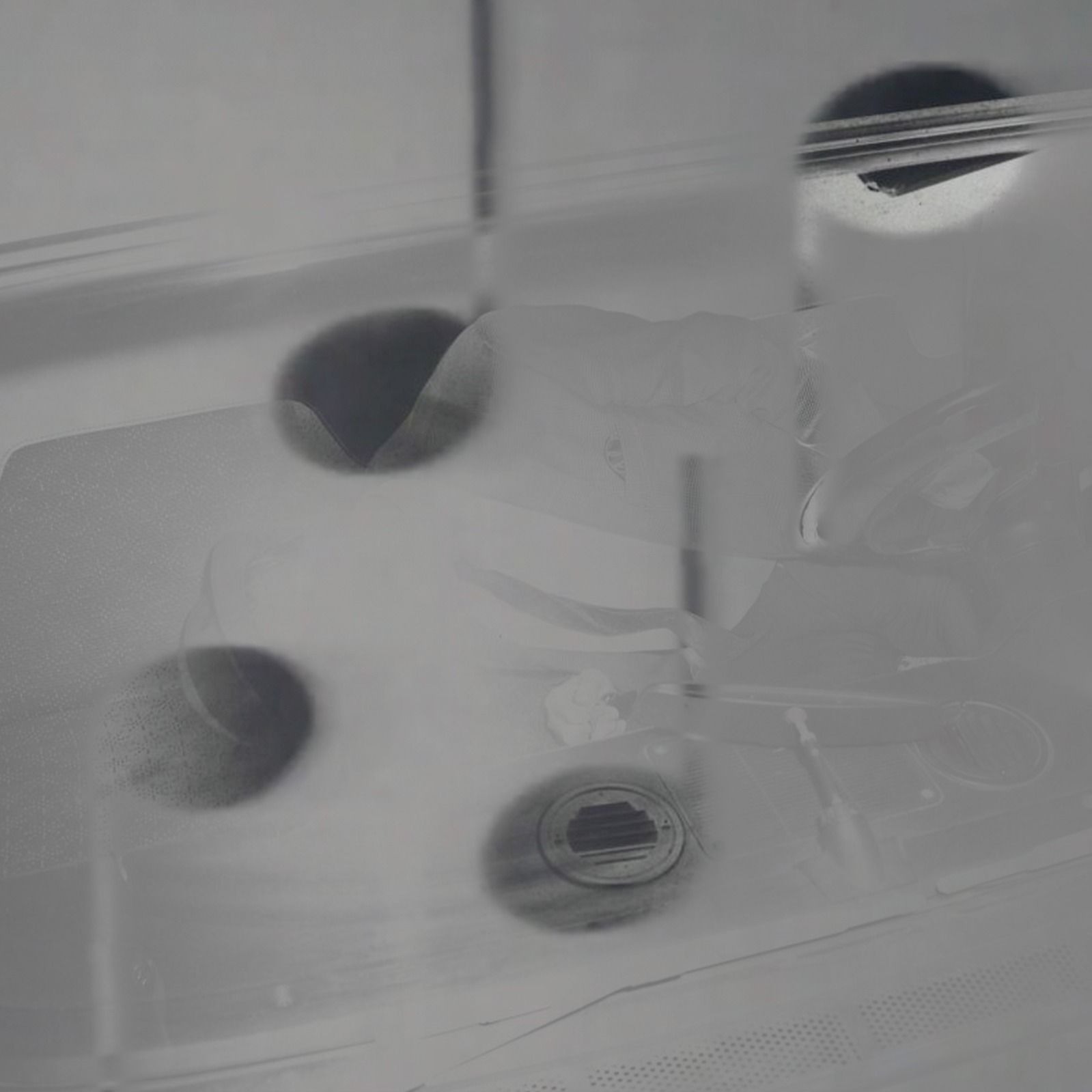 Mateo Benguria - Ghosts Of Love